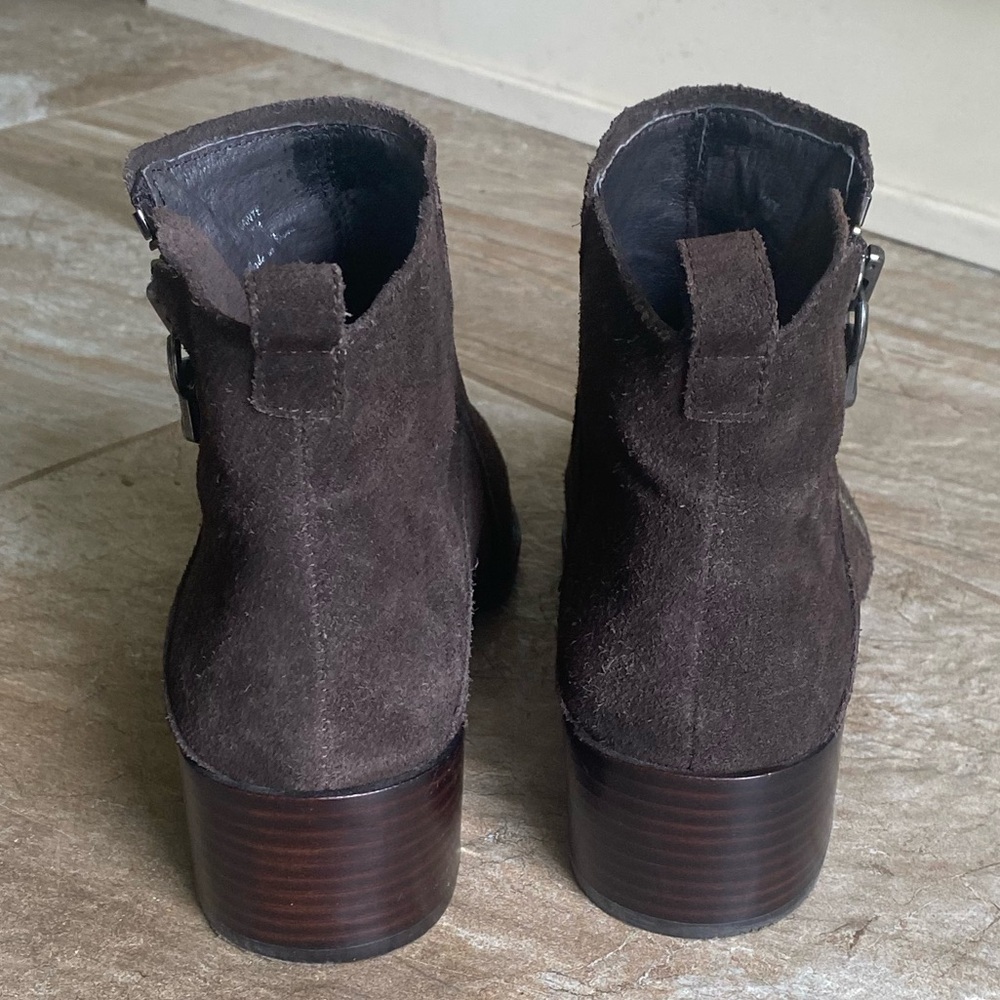 Donald Pliner Dante Bootie in Cocoa Suede - Picture 6 of 15
